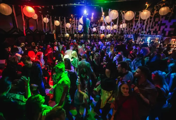EVERYBODY DANCE NOW! (ROCK THIS PARTY) • mood booster hits • DJ FINESEE